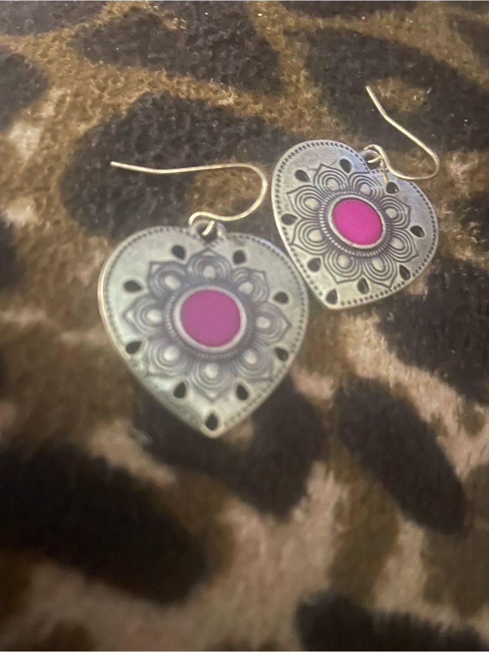 Heart-Shaped Silver Filigree Earrings with Pink Center lightweight